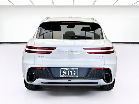 Used 2022 Genesis GV70 2.5T w/ Advanced Package AWD/4WD image 5