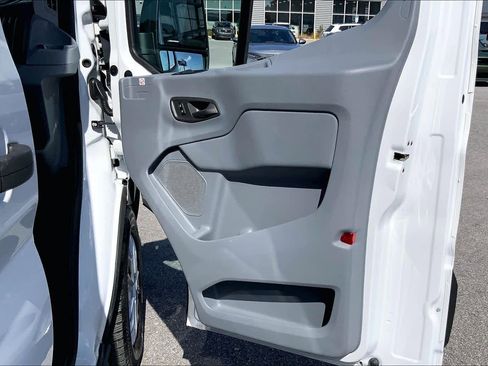 Used 2019 Ford Transit 150 XLT image 22
