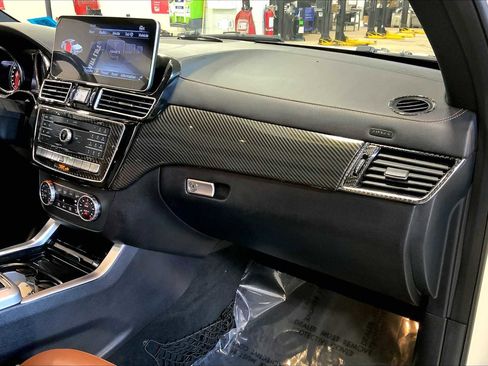 Used 2017 Mercedes-Benz GLS 550 4MATIC image 20