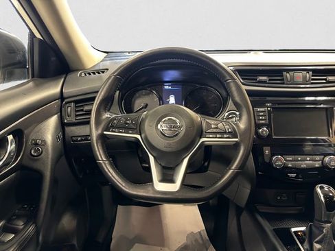 Used 2018 Nissan Rogue SV w/ Premium Package AWD/4WD image 12