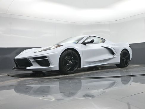 Used 2021 Chevrolet Corvette Stingray Preferred Cpe w/ Z51 Performance Package RWD image 47