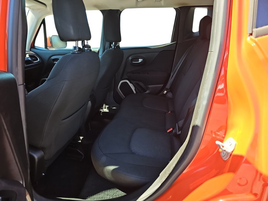 Used 2016 Jeep Renegade Latitude AWD/4WD image 14