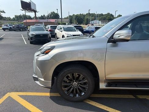 Certified 2023 Lexus GX 460 Premium w/ Accessory Package AWD/4WD image 11