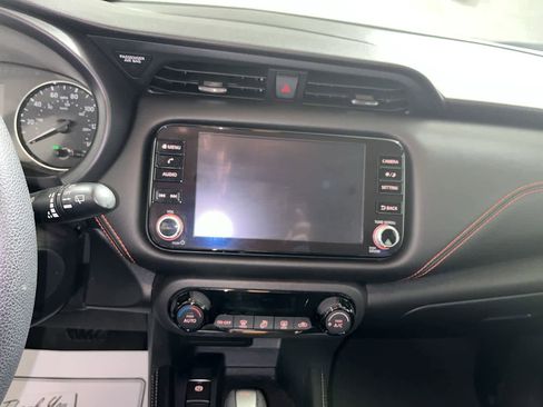 Used 2024 Nissan Kicks SR image 20