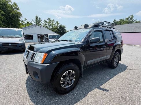 Used 2015 Nissan Xterra PRO-4X AWD/4WD image 2