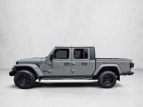 Used 2023 Jeep Gladiator Sport AWD/4WD image 9