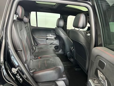 Used 2022 Mercedes-Benz EQB 300 4MATIC image 27