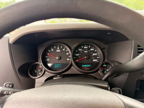 Used 2011 Chevrolet Silverado 1500 W/T RWD image 13