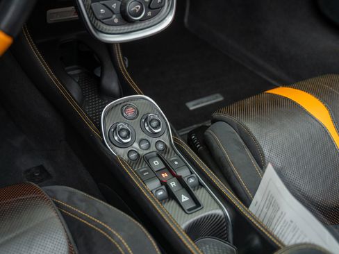 Used 2019 McLaren 570S Spider image 37