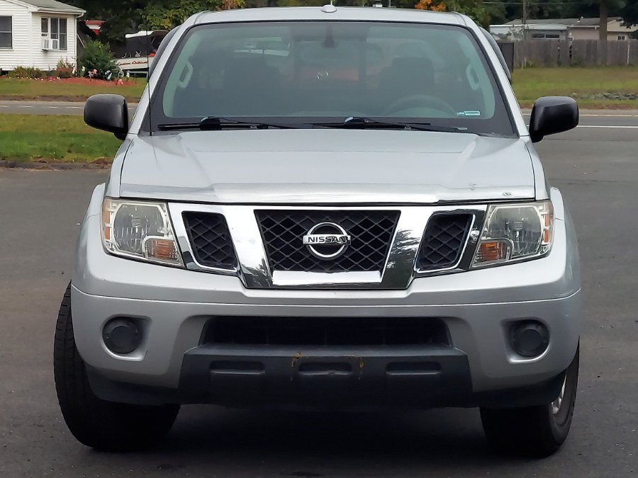 Used 2017 Nissan Frontier SV RWD image 2