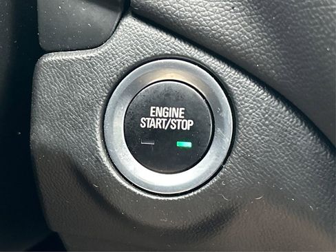 Used 2021 Chevrolet Equinox LT image 29