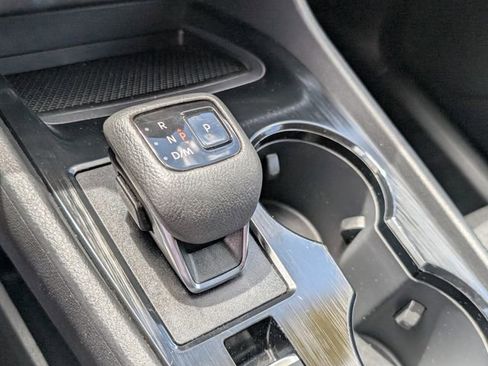 Used 2022 Nissan Rogue SV image 28