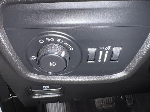 Used 2022 Jeep Grand Cherokee L Limited image 15