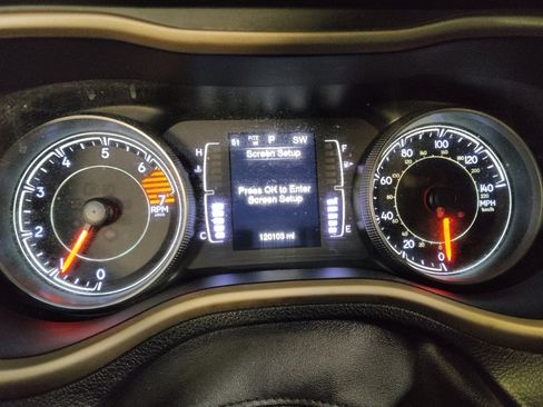 Used 2016 Jeep Cherokee Latitude w/ Cold Weather Group image 23