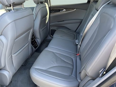 Used 2020 Lincoln Nautilus Reserve image 23