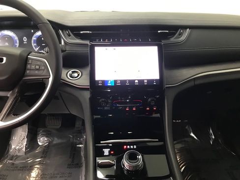 New 2025 Jeep Grand Cherokee L Limited image 21