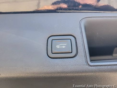 Certified 2023 GMC Terrain SLT w/ LPO, Floor Liner Package FWD image 27