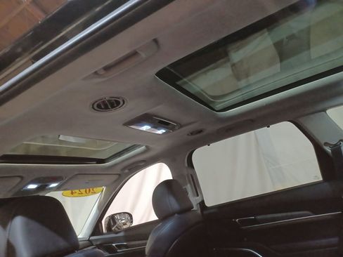 Used 2024 Kia Telluride SX Prestige w/ Towing Package image 16