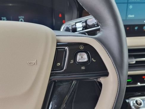 Certified 2026 Lincoln Corsair Reserve w/ Rear Removable Package Tray AWD/4WD image 22