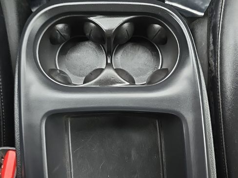 Used 2025 Chrysler Pacifica Select image 32