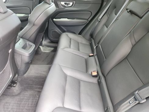 Used 2023 Volvo XC60 B5 Plus AWD/4WD image 19