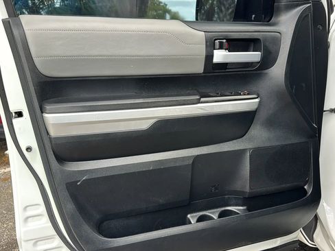 Used 2017 Toyota Tundra Limited w/ Limited Premium Package image 18