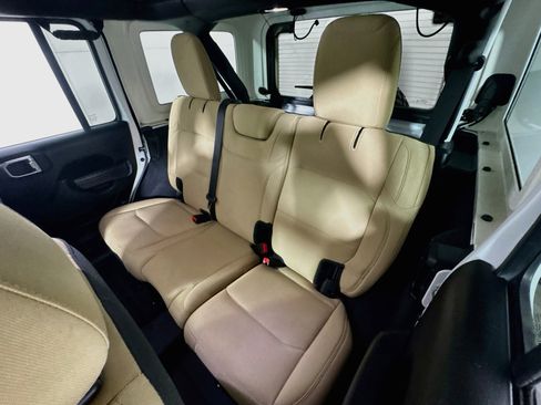 Used 2022 Jeep Wrangler Unlimited Sport AWD/4WD image 18