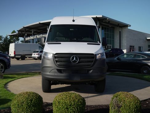 New 2025 Mercedes-Benz Sprinter 2500 image 2