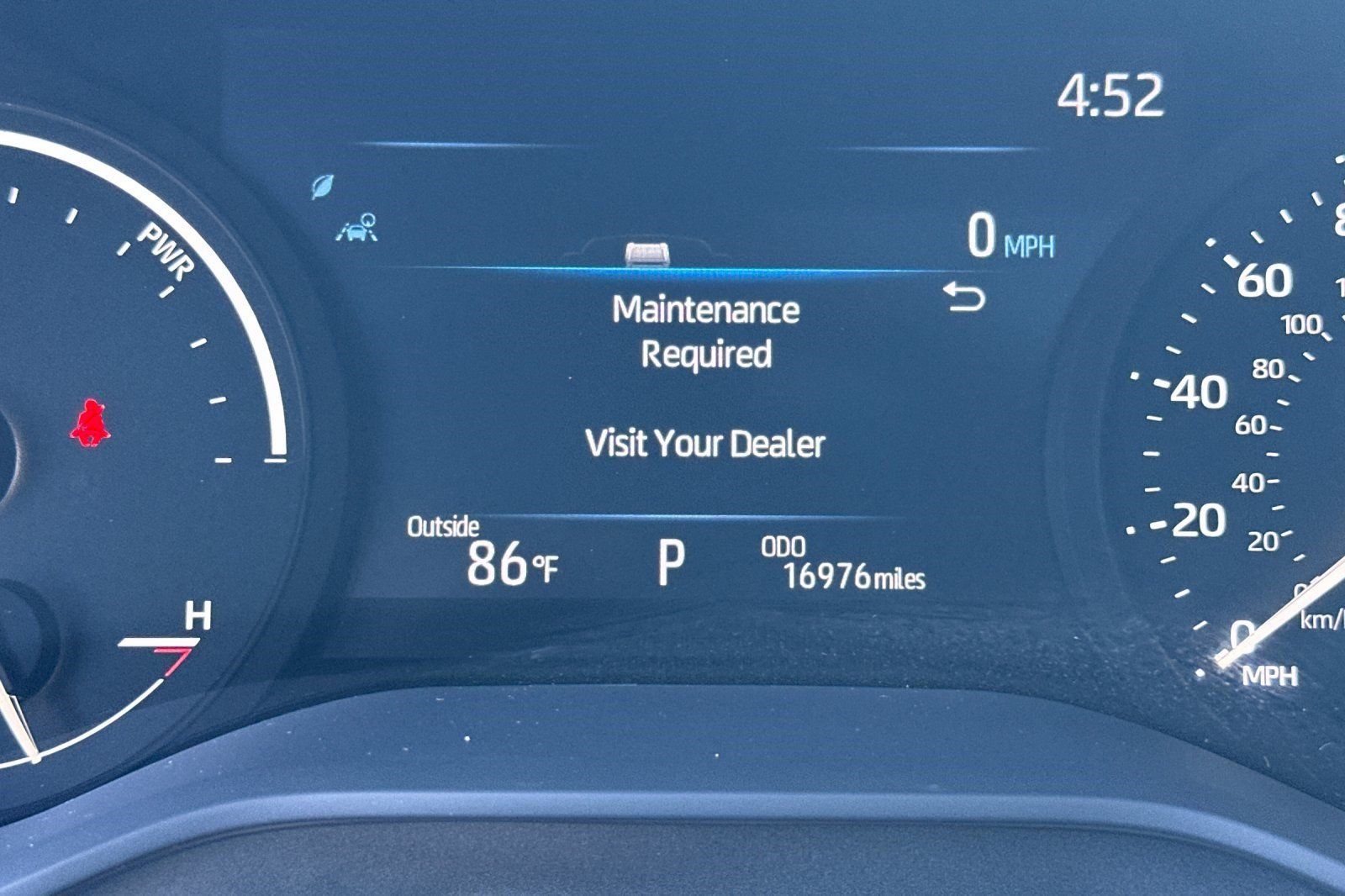 Used 2026 Toyota Sienna XLE FWD image 23
