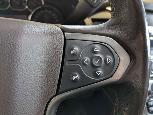 Used 2018 Chevrolet Suburban LT image 23