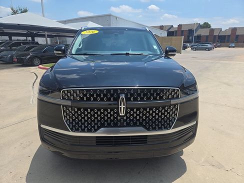 Used 2026 Lincoln Navigator Reserve AWD/4WD image 13