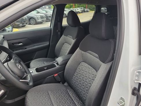 New 2026 Nissan Kicks SV FWD image 18