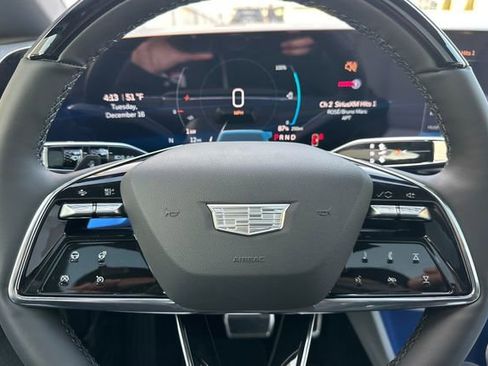 New 2026 Cadillac Optiq Luxury 1 image 22