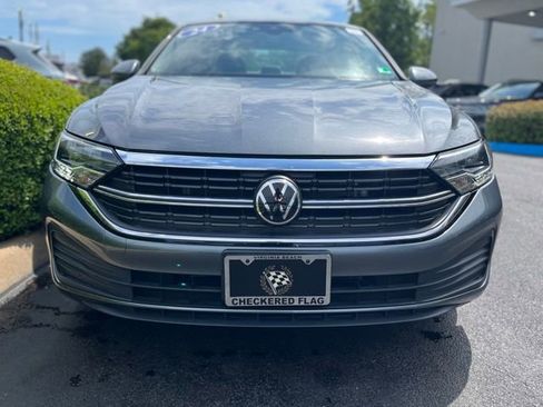 Used 2024 Volkswagen Jetta SE w/ Panoramic Sunroof Package FWD image 12