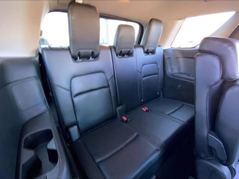 Used 2023 Nissan Pathfinder SL w/ Lighting Package (N92) image 18