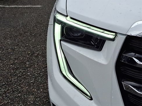 Certified 2025 GMC Acadia Elevation image 9