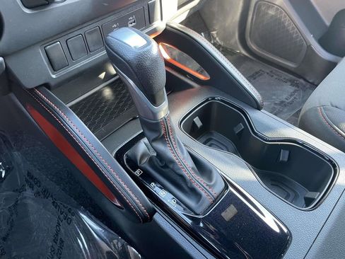 Used 2024 Nissan Frontier PRO-4X w/ Off-Road Protection Package image 43