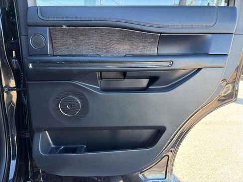 Used 2021 Ford Expedition Limited RWD image 18