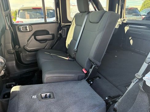 Used 2022 Jeep Wrangler Unlimited Sport AWD/4WD image 26