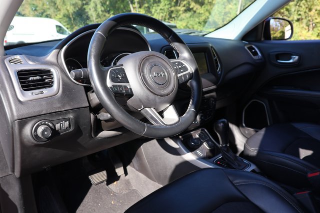 Used 2018 Jeep Compass Latitude w/ Popular Equipment Group AWD/4WD image 12