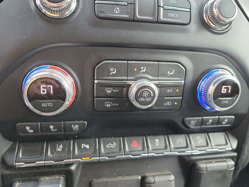 Used 2021 GMC Sierra 2500 AT4 w/ AT4 Premium Plus Package image 24