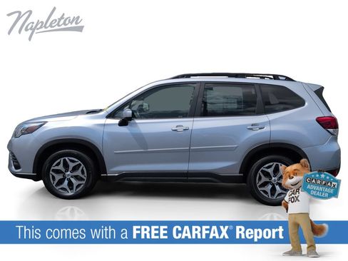 Used 2023 Subaru Forester Premium AWD/4WD image 2