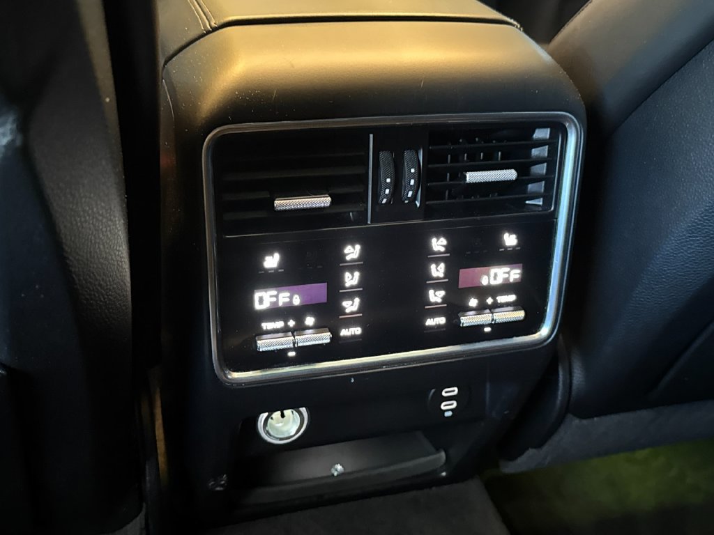 Used 2022 Porsche Cayenne GTS AWD/4WD image 16