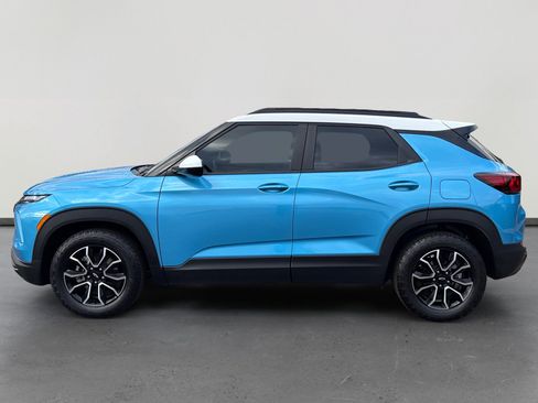 Used 2025 Chevrolet TrailBlazer ACTIV w/ Convenience Package image 2