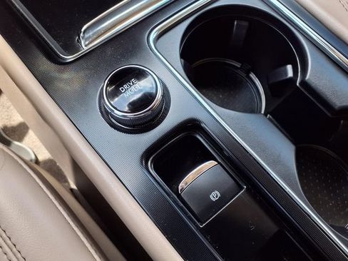Used 2024 Lincoln Corsair FWD image 13