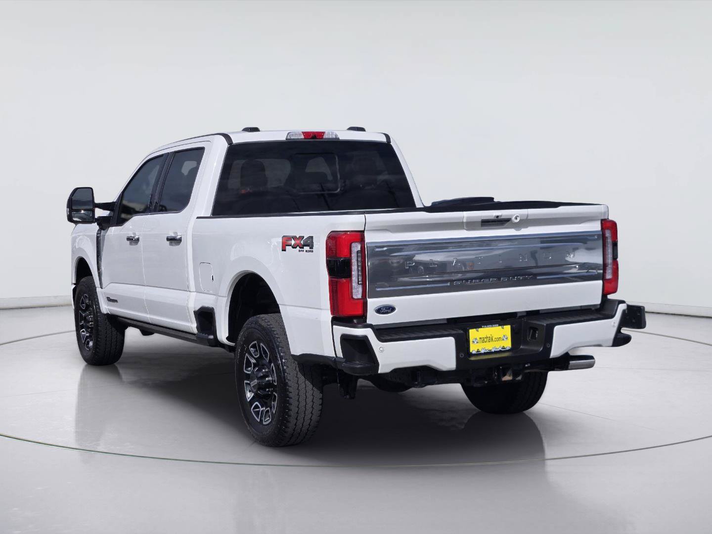 Used 2024 Ford F250 Platinum w/ FX4 Off-Road Package AWD/4WD image 6