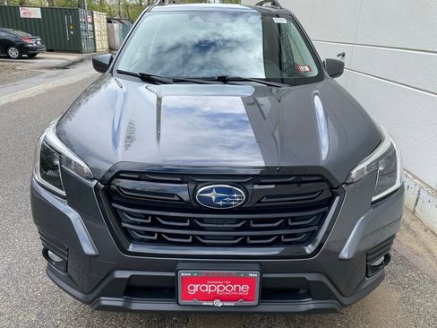 Used 2023 Subaru Forester Premium AWD/4WD image 3