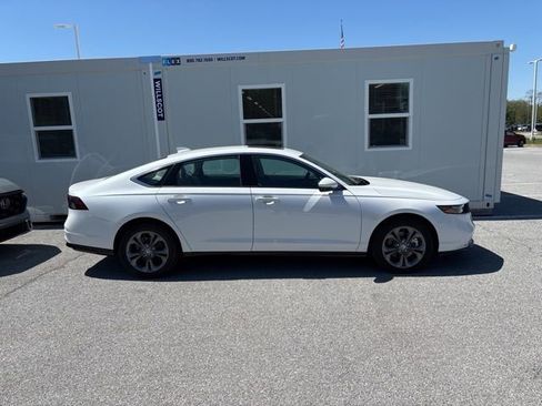 Used 2026 Honda Accord EX-L image 9