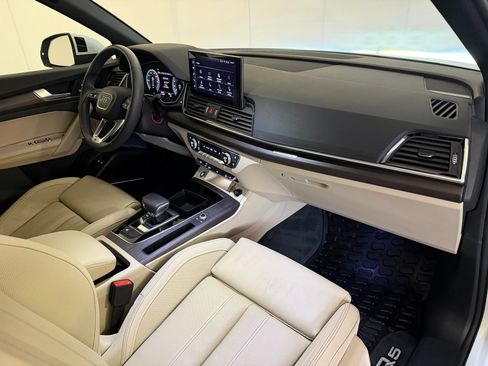 Used 2024 Audi Q5 e Premium Plus AWD/4WD image 31
