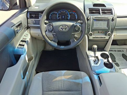 Used 2013 Toyota Camry LE FWD image 11